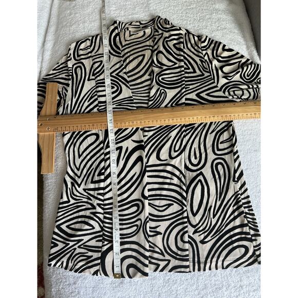 CHICO'S Travelers Open Front Cardigan Wrap Layer Jacket Black White Artsy Sz M - Picture 7 of 8
